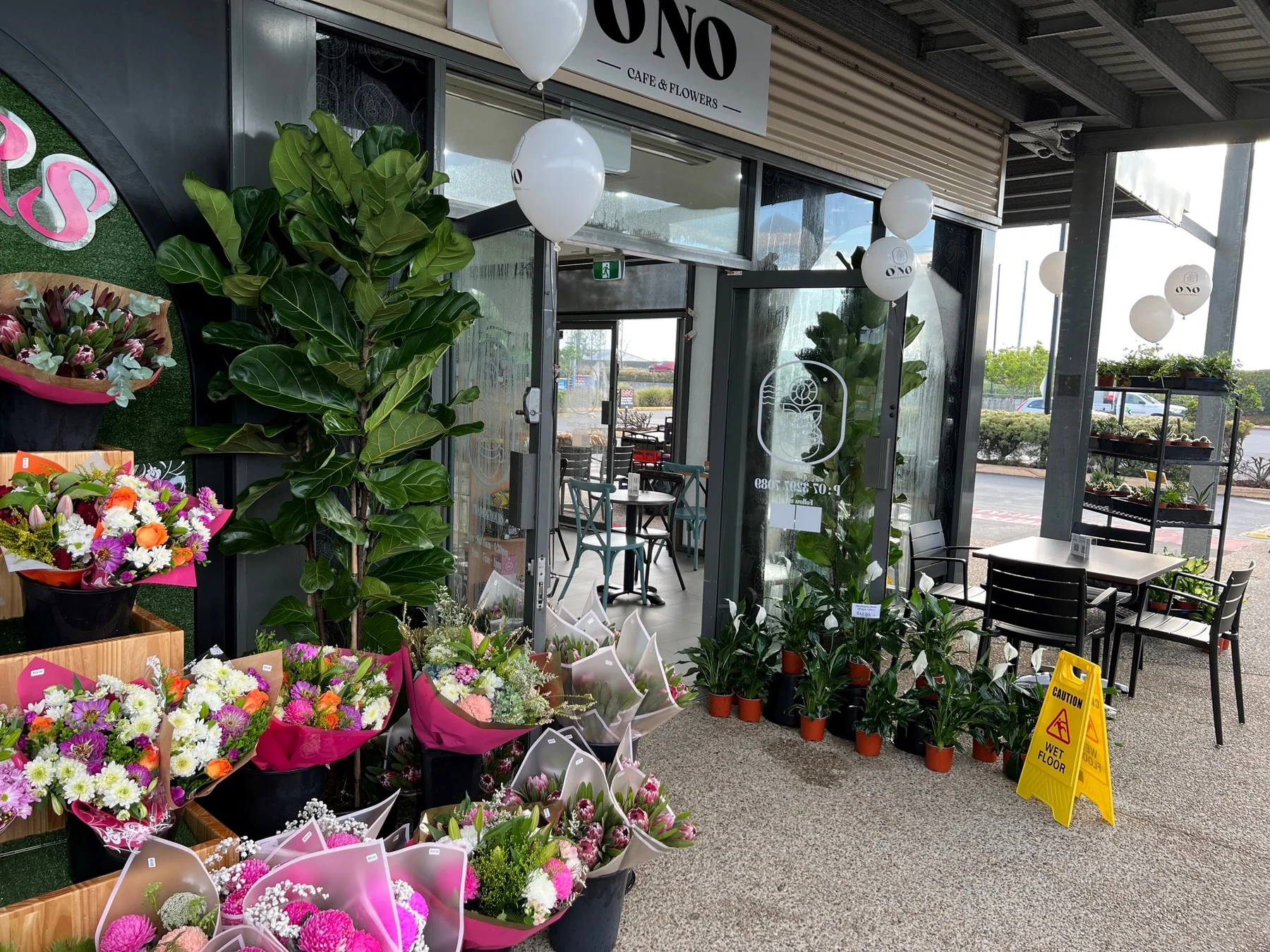 O’NO Cafe and Flowers on Teviot Road, Greenbank